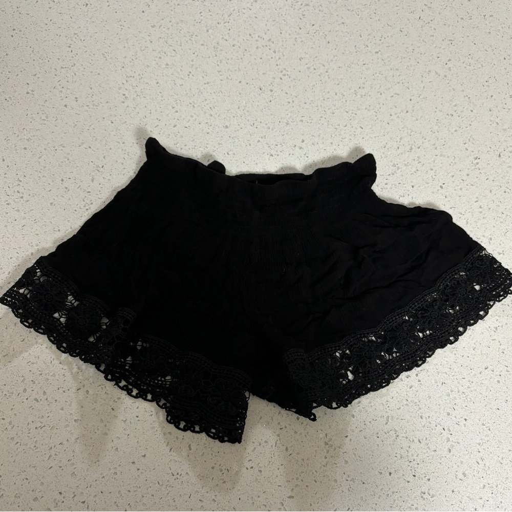 Flowy Shorts - Mid-High Rise